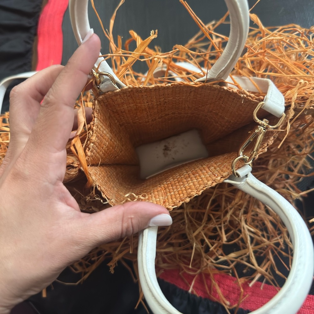 Jacquemus Natural Straw Tote with White Handles and Fringe - Picture 2 of 3